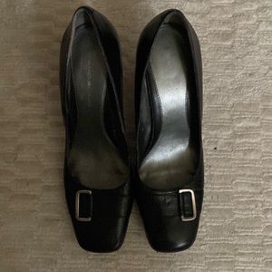 Bandolino black leather size 8 women’s heels